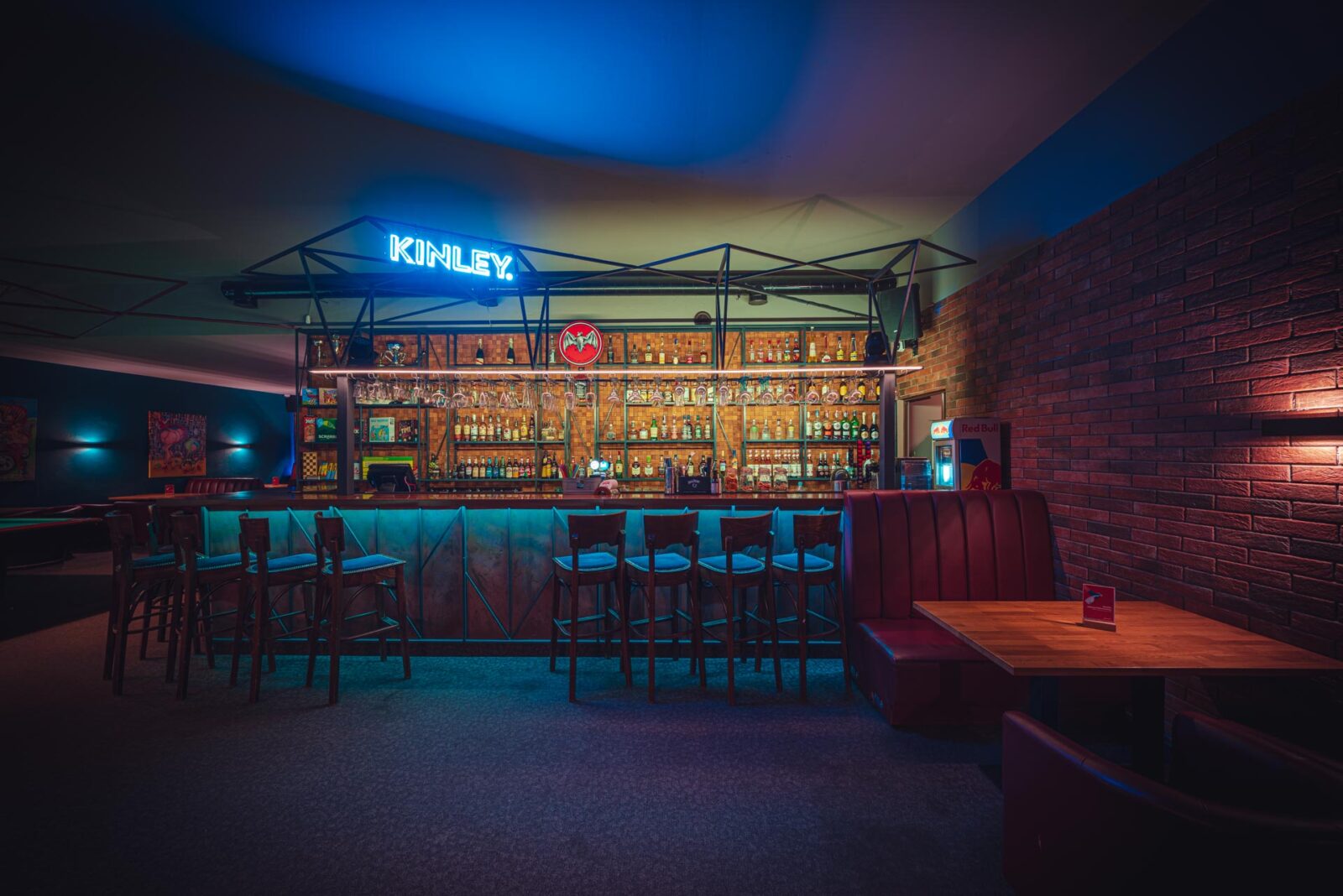 The bar and tables at Klub Pictures in Białołęka